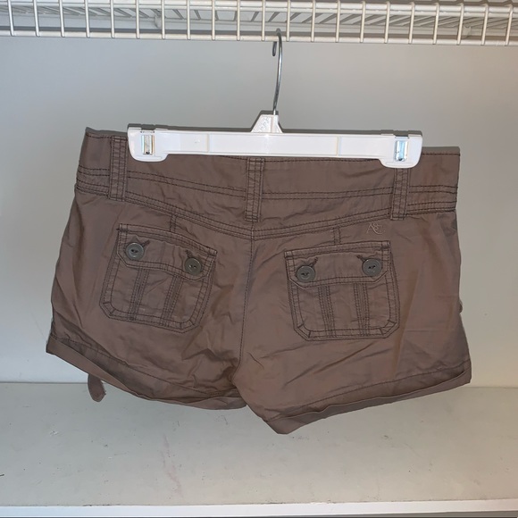 Aeropostale Juniors Brown Khaki Shorts - Picture 2 of 5